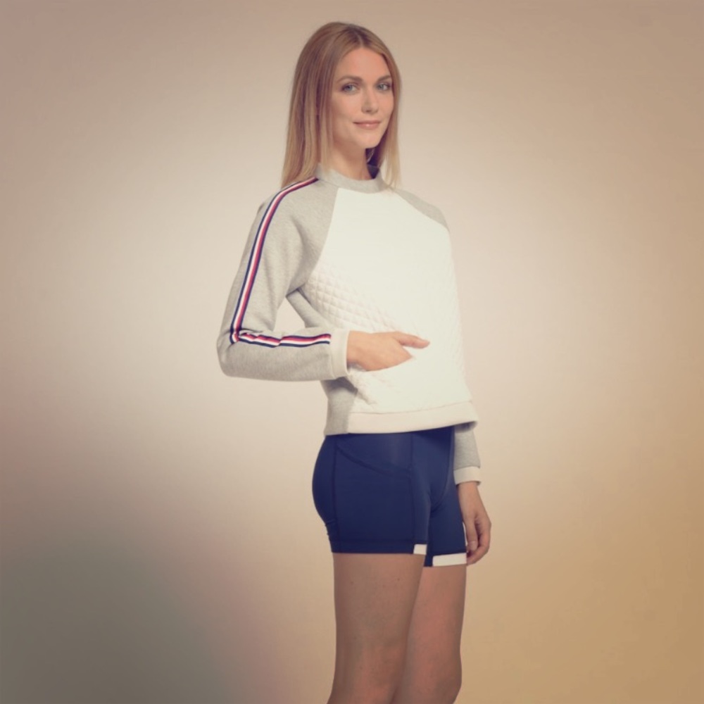 Sporty / Preppy Sweatshirt 🥇NWT